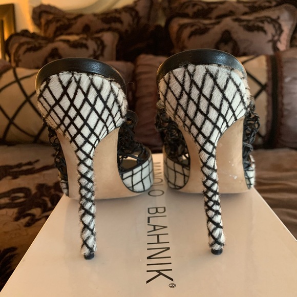 Authentic Manolo Blahnik shoes heels fishnet $995 - Picture 3 of 9